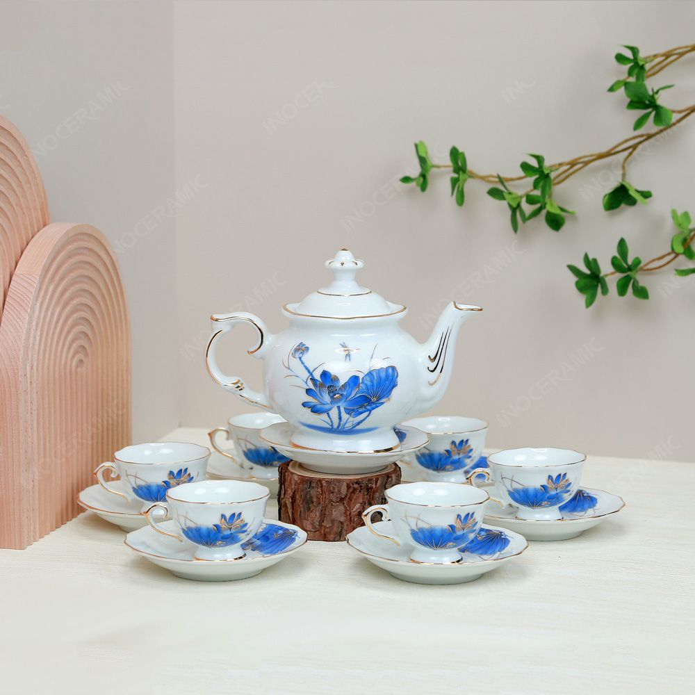 Bộ ấm trà Đài Các miệng lượn sen xanh vẽ vàng