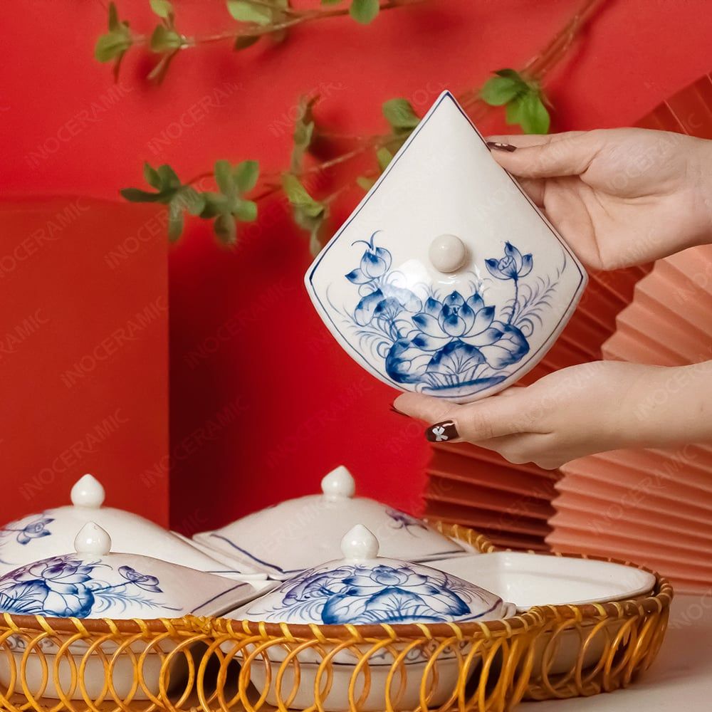 Bộ khay mứt hoa khế vẽ sen xanh