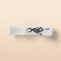 Gác đũa - Bộ bàn ăn men kem vẽ cá xanh