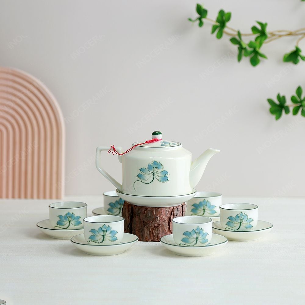 Bộ ấm trà dáng ấm men ngà sen xanh vẽ tay