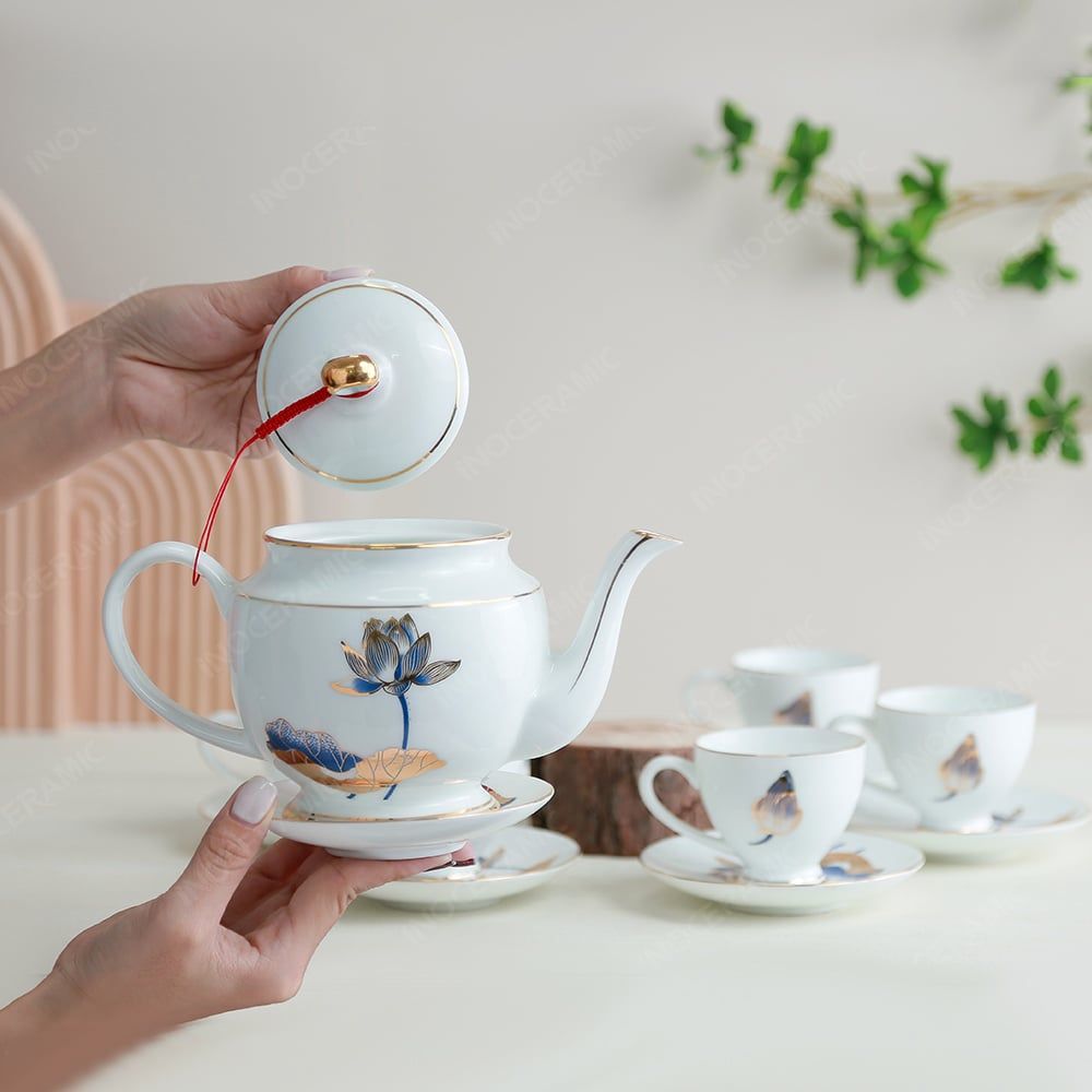 Bộ ấm trà Quyền Vương sen xanh kẻ chỉ vàng in logo