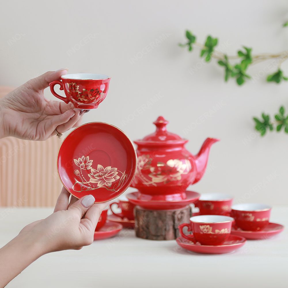 Bộ ấm trà Đài Các men đỏ Sen vàng vẽ vàng