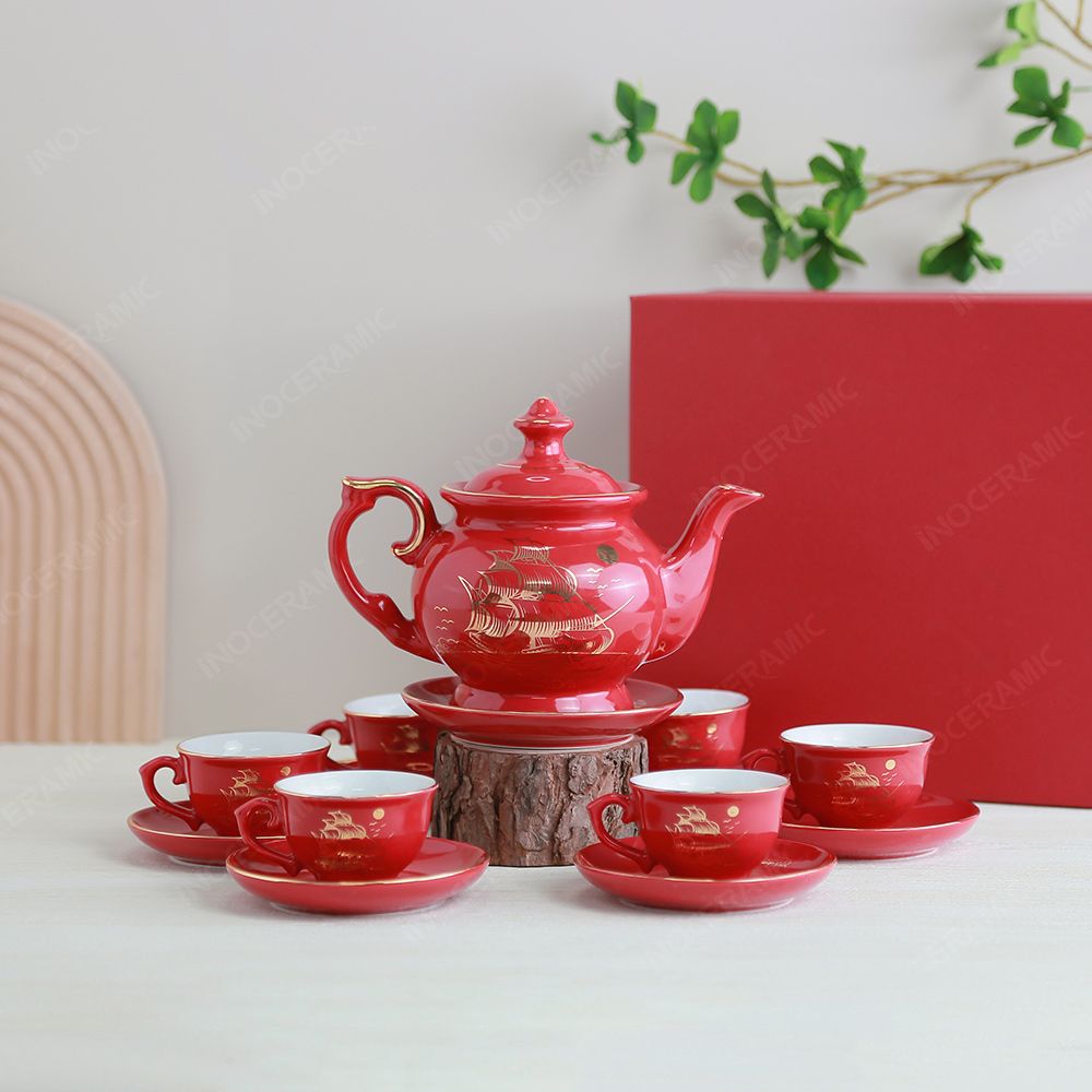 Quà tặng Quân đội - Bộ ấm trà Đài Các men đỏ Thuận buồm vẽ vàng