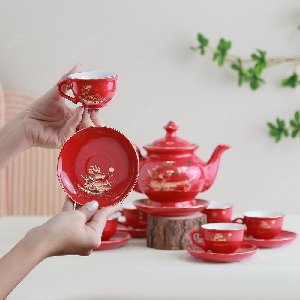 Quà tặng Quân đội - Bộ ấm trà Đài Các men đỏ Thuận buồm vẽ vàng