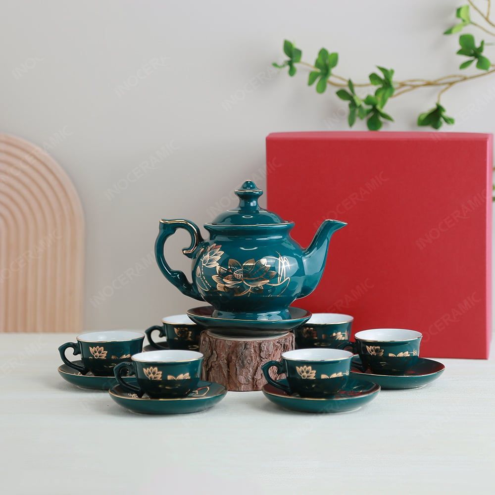 Bộ ấm trà Đài Các men lam sen vàng kẻ chỉ vàng - Mẫu 03
