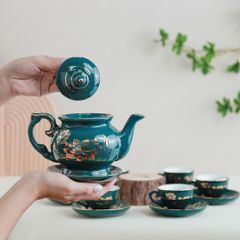 Bộ ấm trà Đài Các men lam sen vàng kẻ chỉ vàng - Mẫu 03