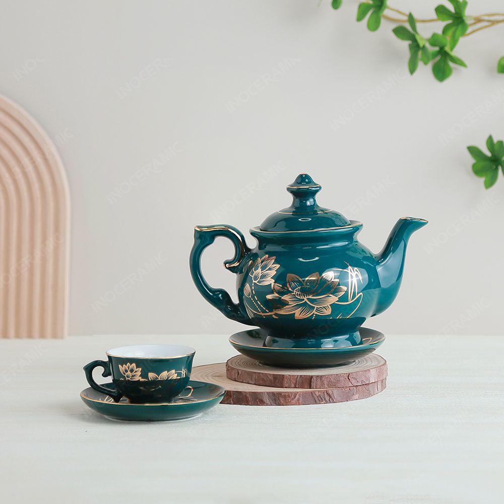 Bộ ấm trà Đài Các men lam sen vàng kẻ chỉ vàng - Mẫu 03