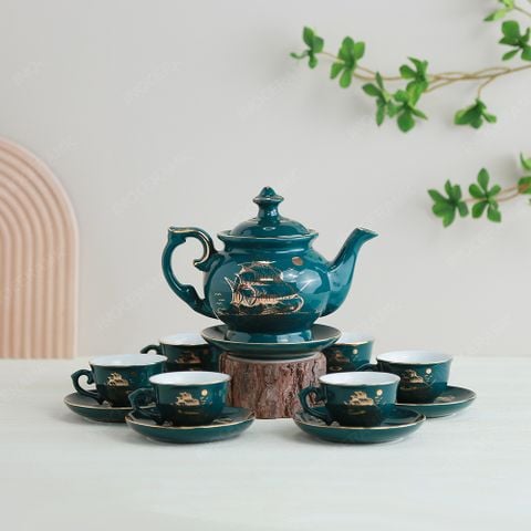 Bộ ấm trà Đài Các men lam Thuận buồm kẻ chỉ vàng