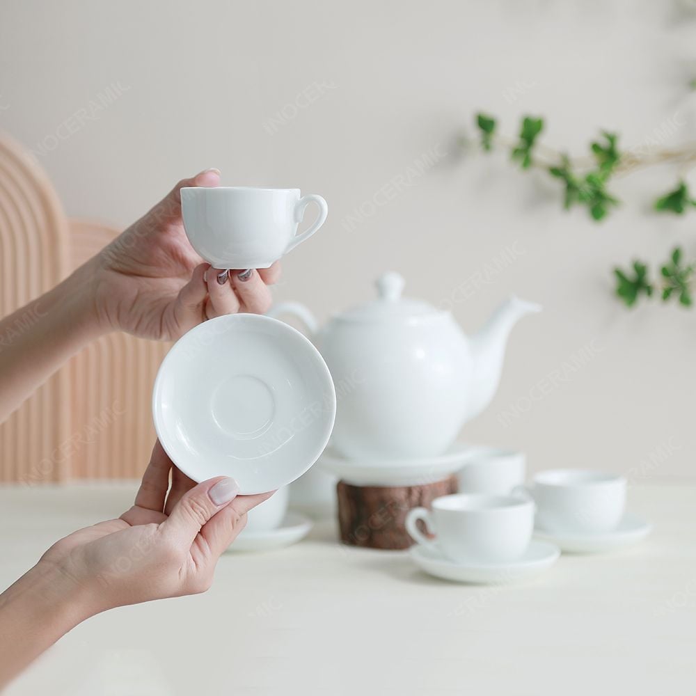 Bộ ấm trà dáng Minh Long men trắng in logo