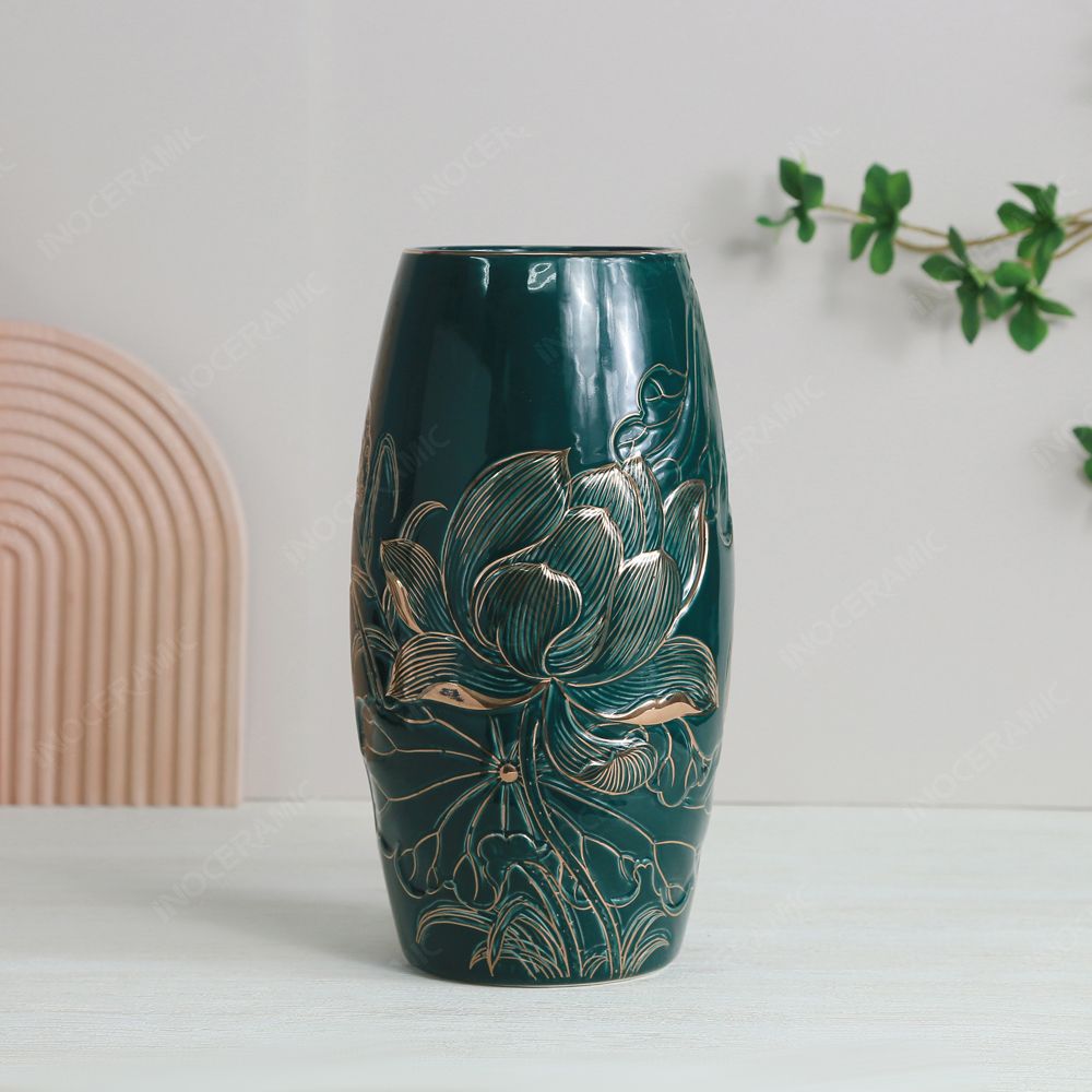 Lọ bom men lục sen vàng khắc nổi