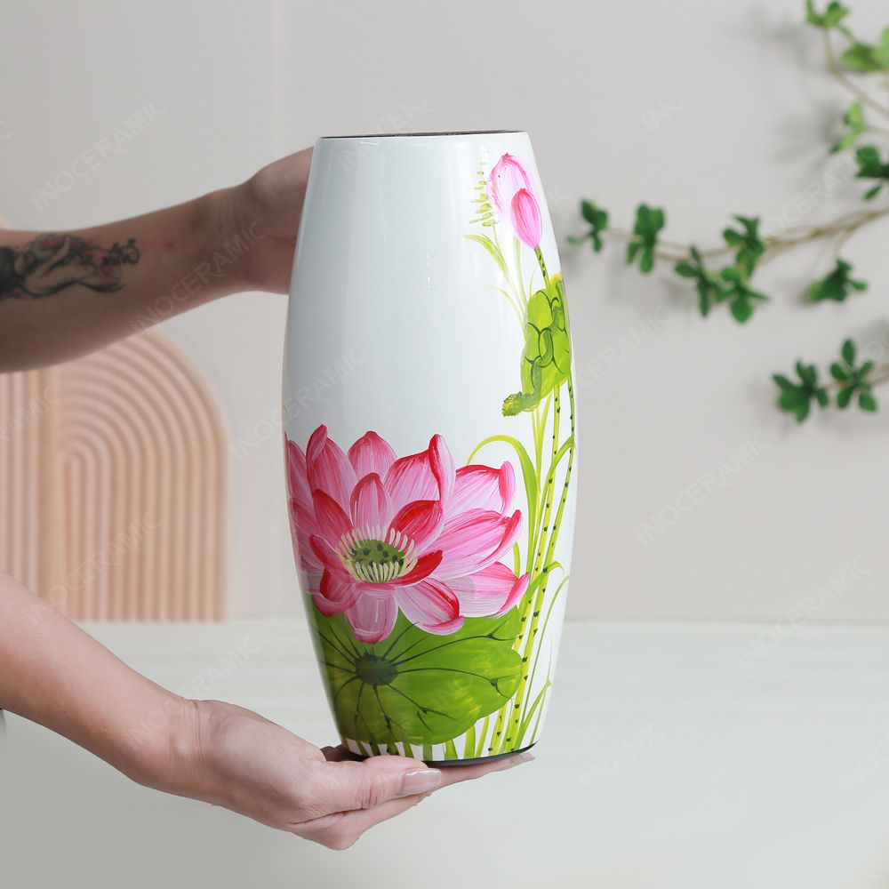 Quà tặng Đại hội Đảng - Lọ bom sơn mài vẽ sen