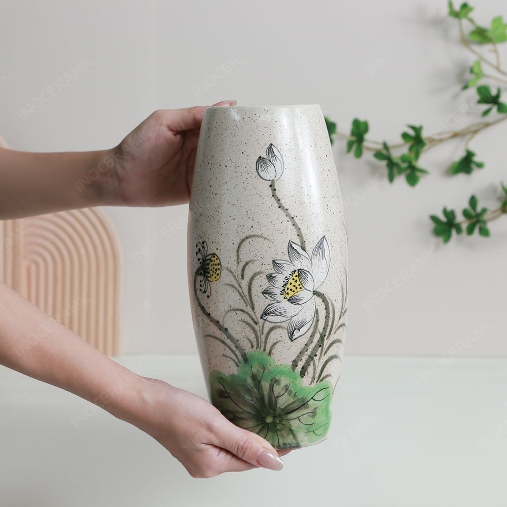 Lọ hoa Sen vẽ tay men chấm in logo