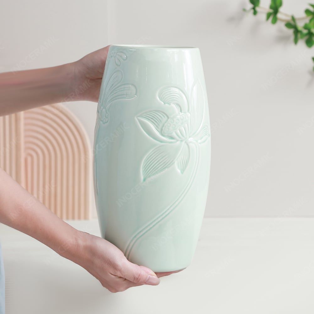 Quà tặng Đại hội Đảng - Lọ bom men ngọc khắc sen H27