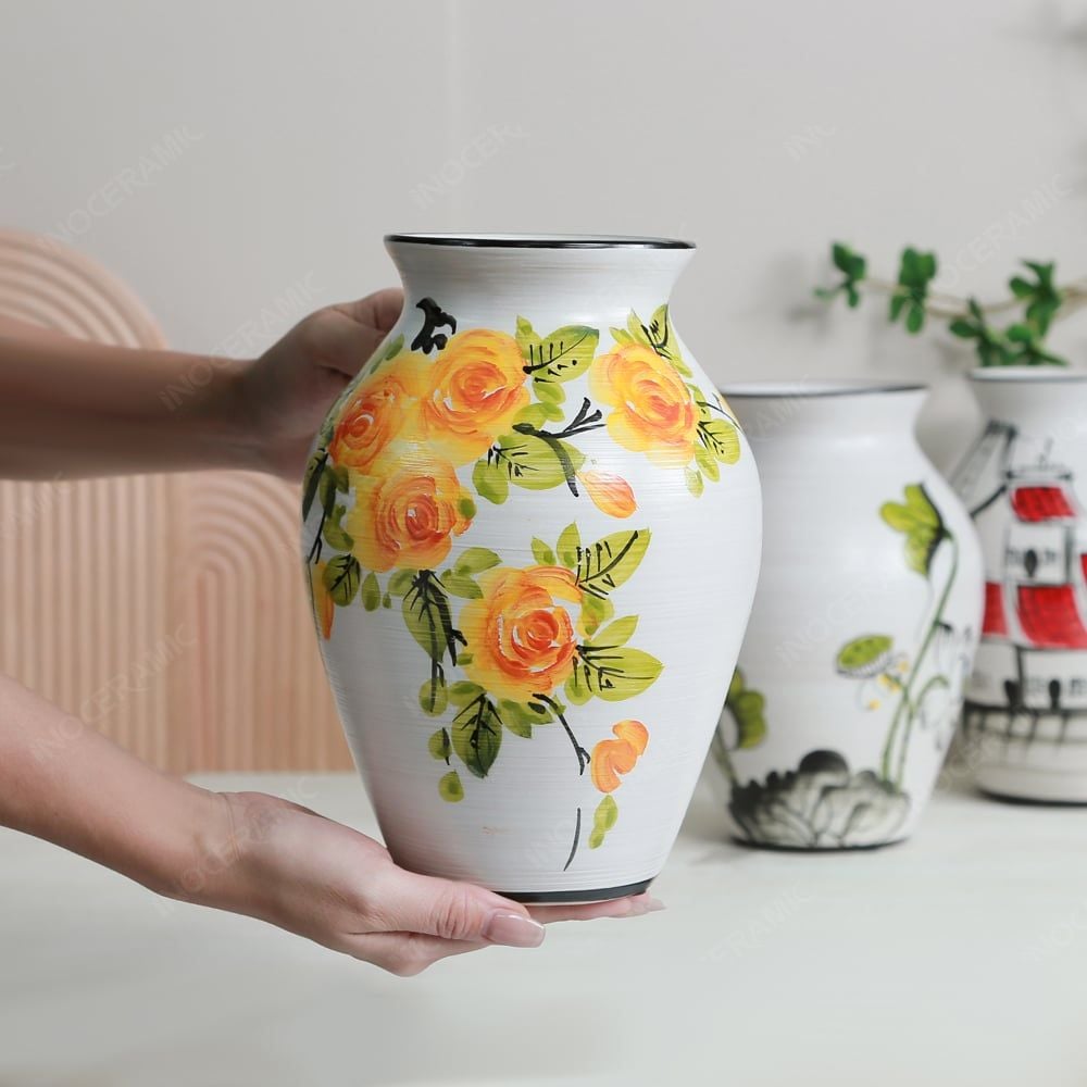 Quà tặng Đại hội Đảng - Lọ hoa dáng vò vẽ tay