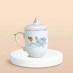 Ly sứ quai tim nắp ngọn lửa sen xanh chỉ vàng in logo