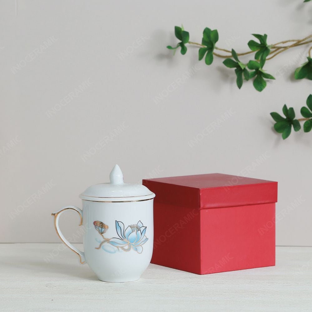 Ly sứ quai tim nắp ngọn lửa sen xanh chỉ vàng in logo