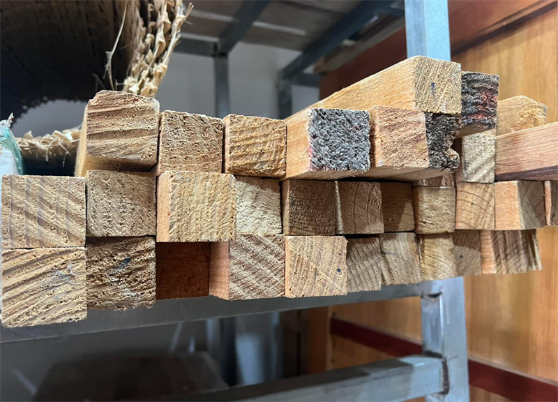 Thông Pallet vuông 70 X 70 X1300