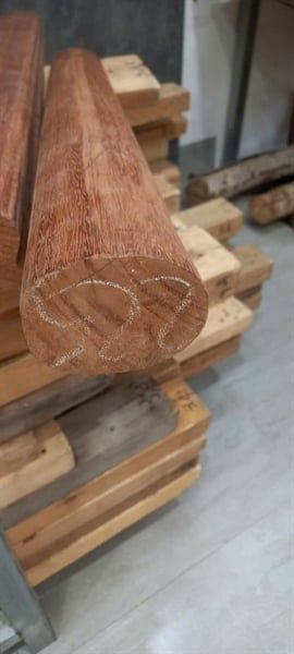 Tay vịn cầu thang gỗ gõ Oval6*8 3.0m