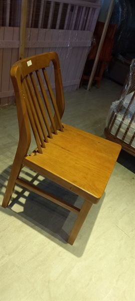 Ghế cao su mặt vuông 6 nan màu óc chó 400 x 400 x 830