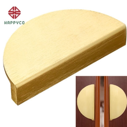 Tay nắm kiểu màu vàng bán nguyệt