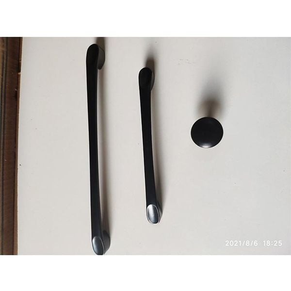 Tay nắm đen 192mm