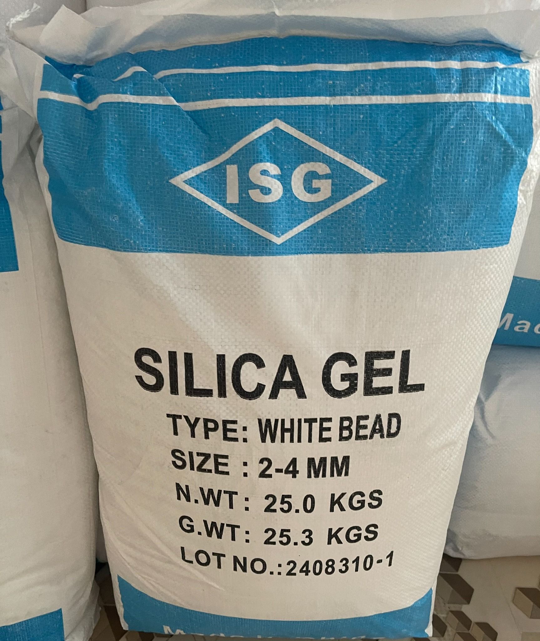  Hạt hút ẩm silica gel màu trắng 2-4mm moisture loss <2% 