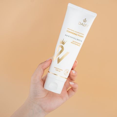 [Tặng mặt nạ Daliv] Sữa rửa mặt Daliv dưỡng ẩm, làm sáng da 120ML