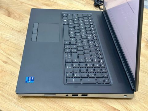 Dell Precision 7750 Xeon W-10855M | RAM 32GB | SSD 512GB | Quadro RTX 3000 6GB | 17.3 inch FHD