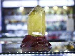 Trụ Thạch Anh Vàng