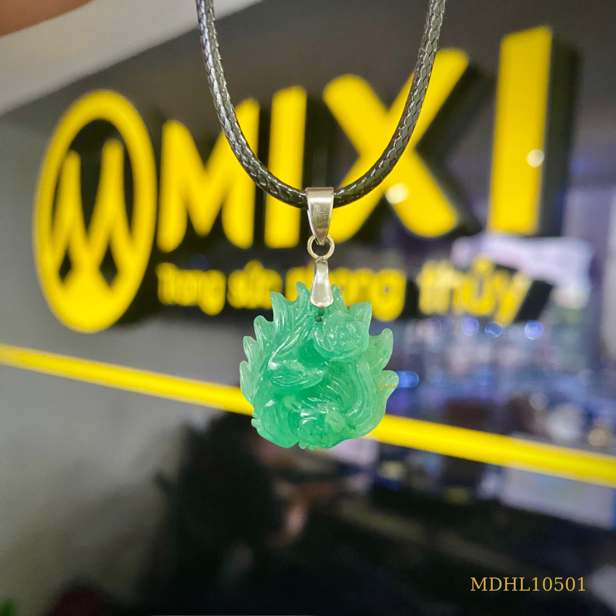 Mặt Dây Hồ Ly Thạch Anh Xanh Chín Đuôi Cài Hoa