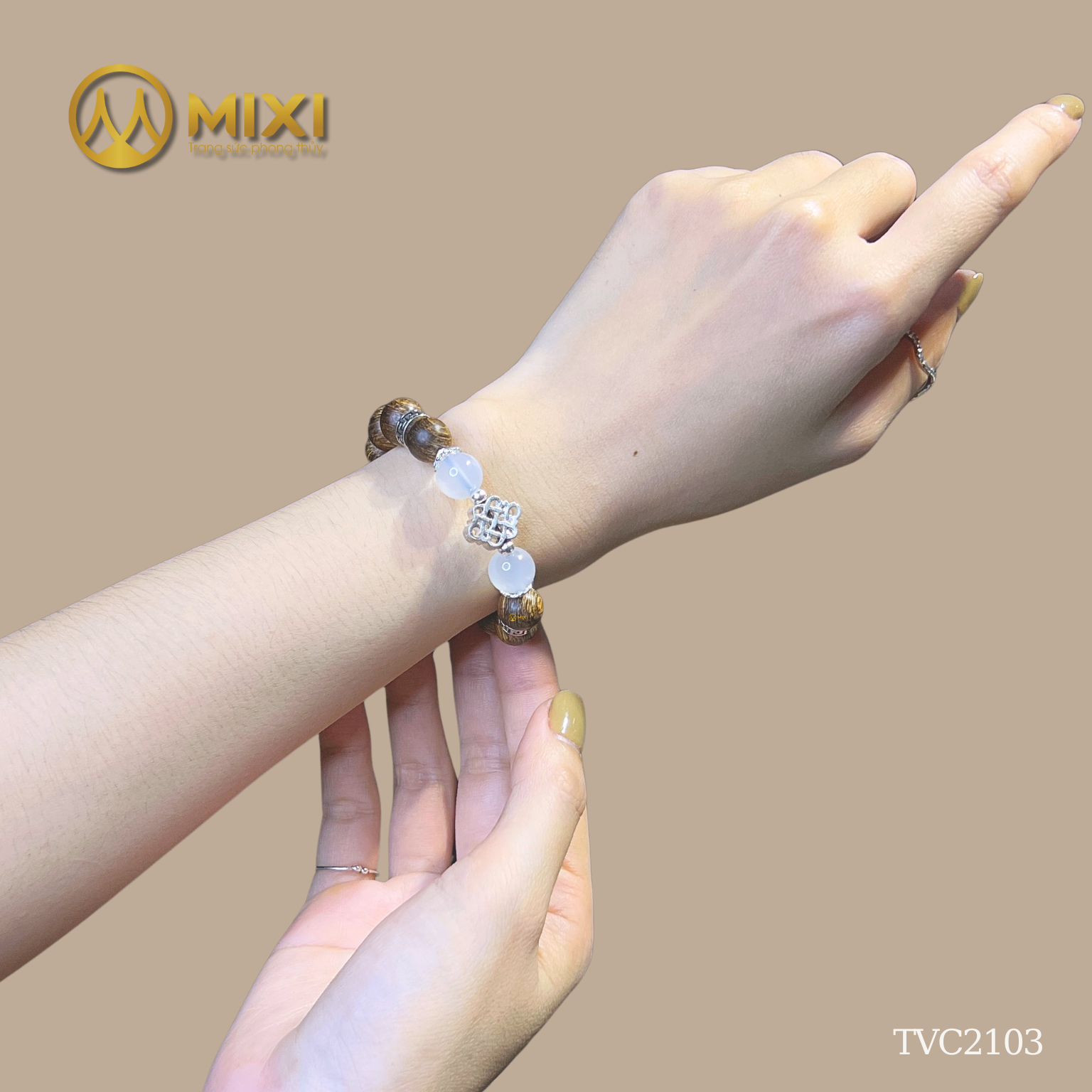 VT Gỗ Trầm Hương Sánh Chìm_10_Mix Charm Bạc Cát Tường_Hạt Đá Mã Não Trắng