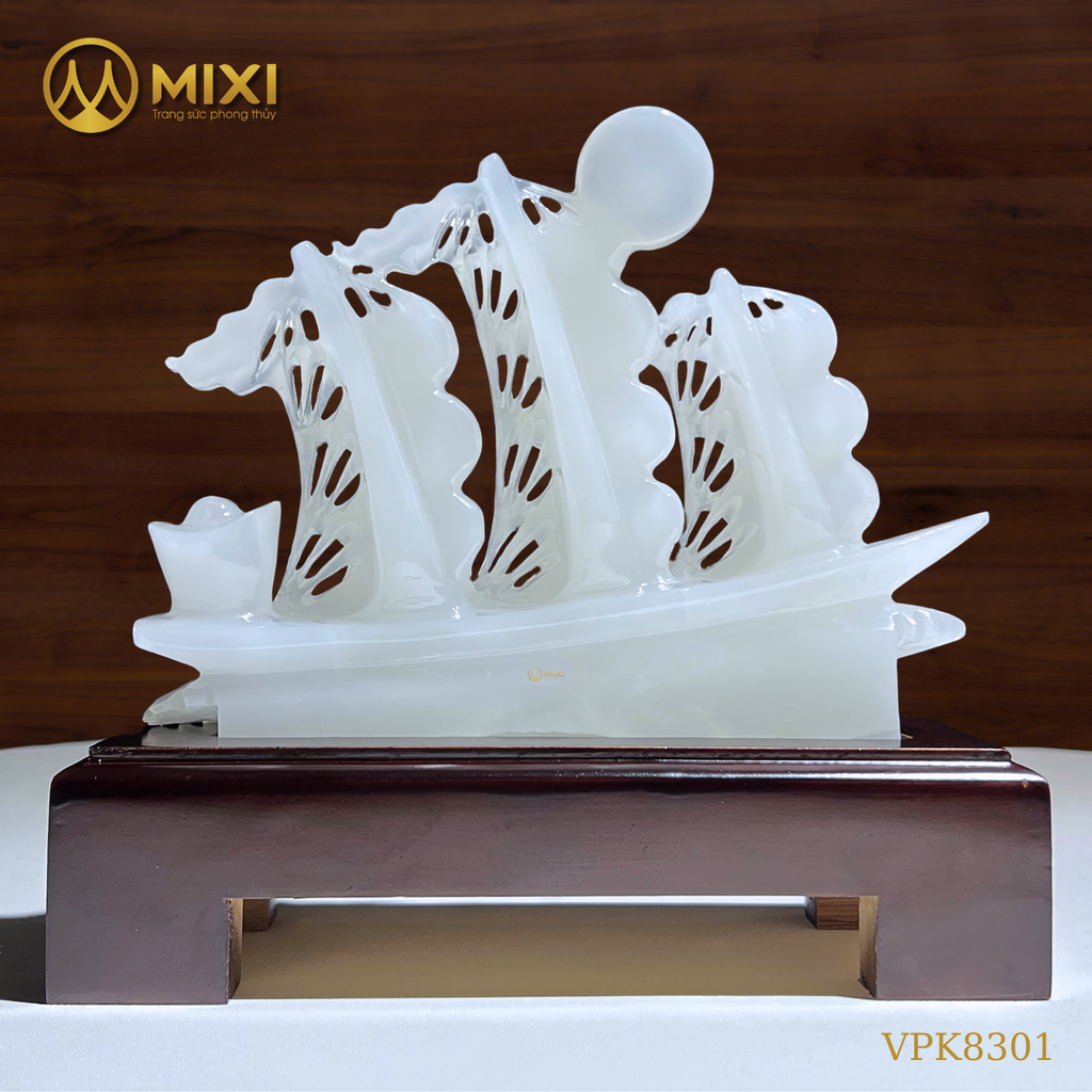 Thuyền Buồm Bạch Ngọc Onyx