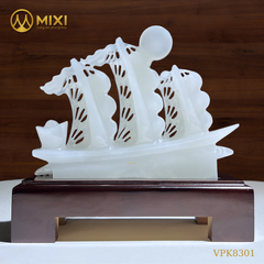 Thuyền Buồm Bạch Ngọc Onyx