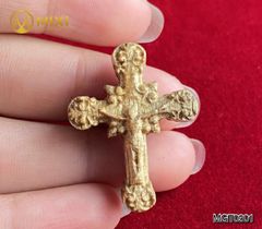 Mặt Thánh Giá Gỗ Trầm Hương Tốc Vườn