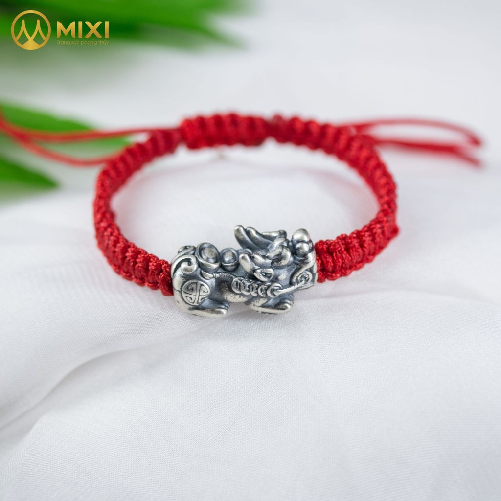 Vòng Tay Chỉ Đỏ Mix Charm Bạc Thái Tỳ Hưu