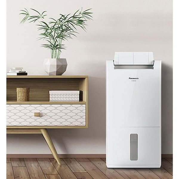 Máy hút ẩm Panasonic model F-YCT14V khả năng hút ẩm 14 lít mỗi ngày (màng lọc 4 trong 1)