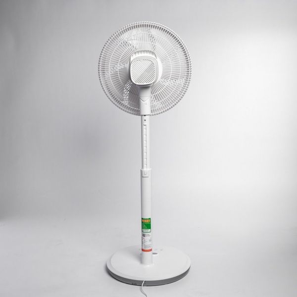 Quạt đứng động cơ BLDC có remote 14inch, 7 cánh, màu hồng/trắng Nanoco model NEF1499