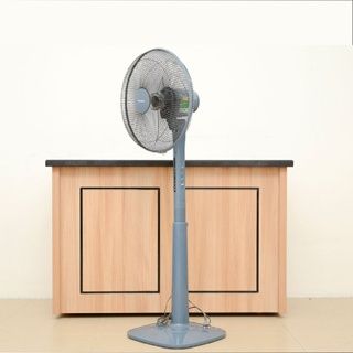 Quạt đứng Panasonic F-409KB/ F-409KBE remote màu xanh/ be