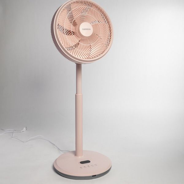 Quạt đứng động cơ BLDC có remote 14inch, 7 cánh, màu hồng/trắng Nanoco model NEF1499