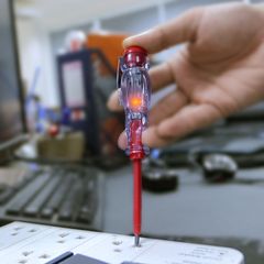 Bút thử điện Nanoco màu đỏ model NEP1502 loại 2 đầu vít tiện lợi