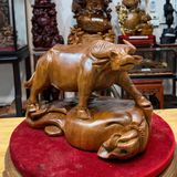  Tượng gỗ Trâu đứng bao tiền LHWOVN-9056 