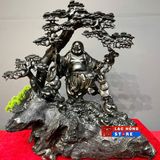  Di Lặc Đứng Gốc Cây Tùng LHWOVN-9085 