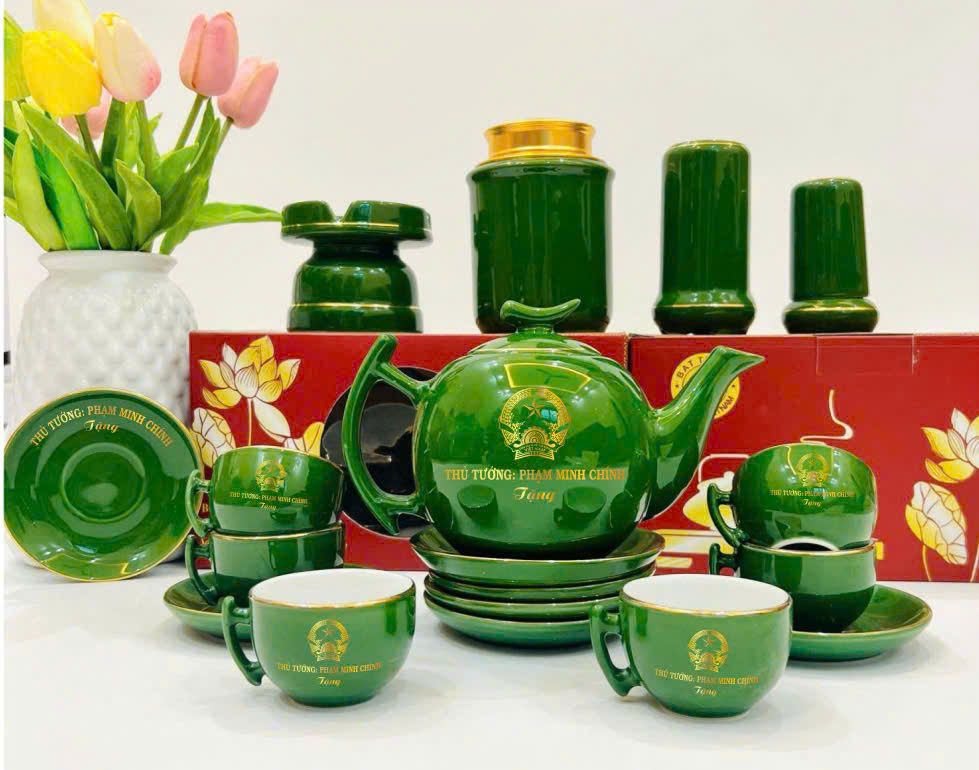  [Ấm chén in logo] Bộ ấm trà Bát Tràng dáng Bưởi cành in Quốc huy Việt Nam LHCEVN-0480 