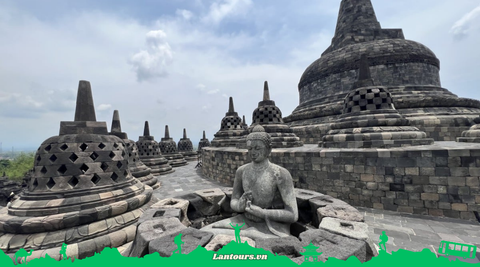 OIDA1: KHÁM PHÁ QUỐC ĐẢO INDONESIA – KỲ QUAN BOROBUDUR – NÚI LỬA BROMO – ĐẢO RỒNG KOMODO - NÚI LỬA MIRAPI  - BỜ BIỂN HỒNG LOMBOK