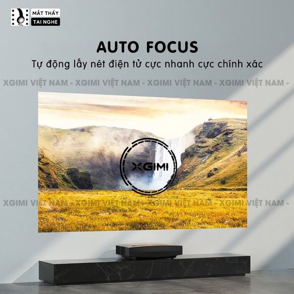 Xgimi Aura- Máy chiếu siêu gần thông minh tích hợp hệ điều hành Android, độ sáng 2400 ansi lumens, phân giải chuẩn 4K UHD, hỗ trợ lấy nét tự động Auto Focus và loa Harman Kardon