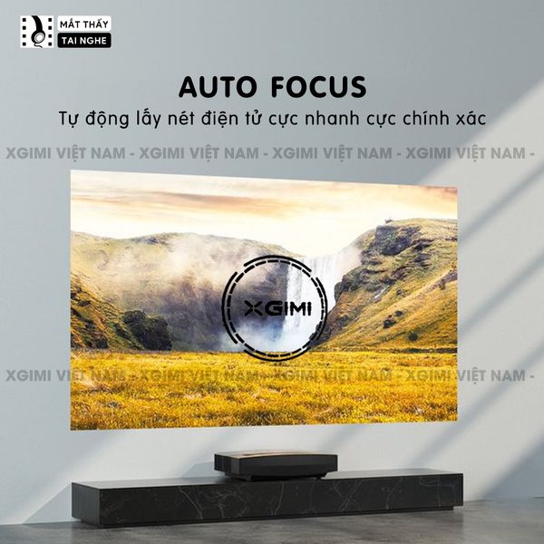Xgimi Aura- Máy chiếu siêu gần thông minh tích hợp hệ điều hành Android, độ sáng 2400 ansi lumens, phân giải chuẩn 4K UHD, hỗ trợ lấy nét tự động Auto Focus và loa Harman Kardon