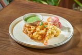  Crispy Fried Shrimp & Squid with Green Chili Sauce 