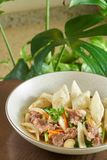  Crispy Flat Rice Noodles with US Beef & Vegetables 