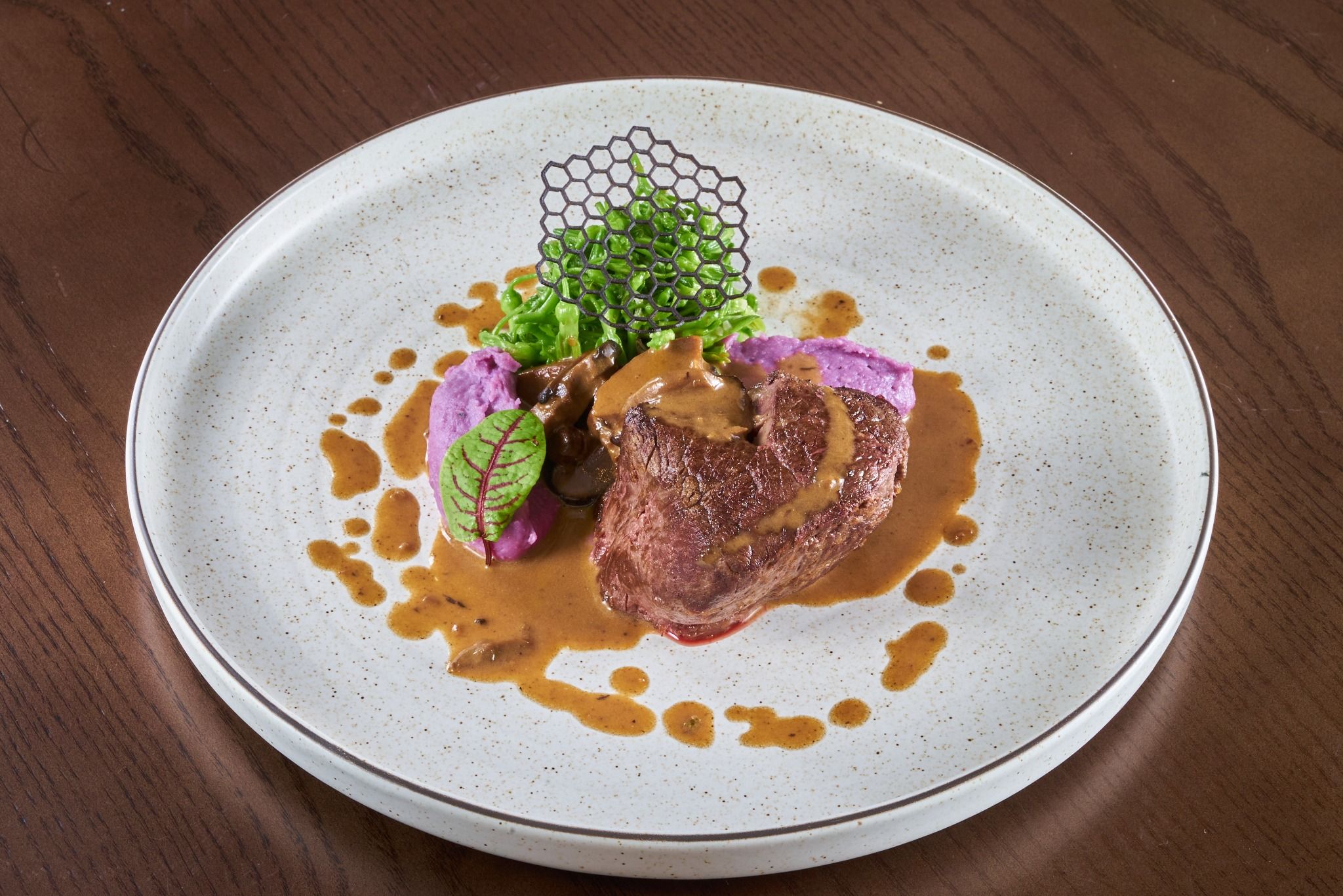  Bò phi lê Nướng Khoai Lang Nghiền Nấm Truffle & Sốt Nấm 