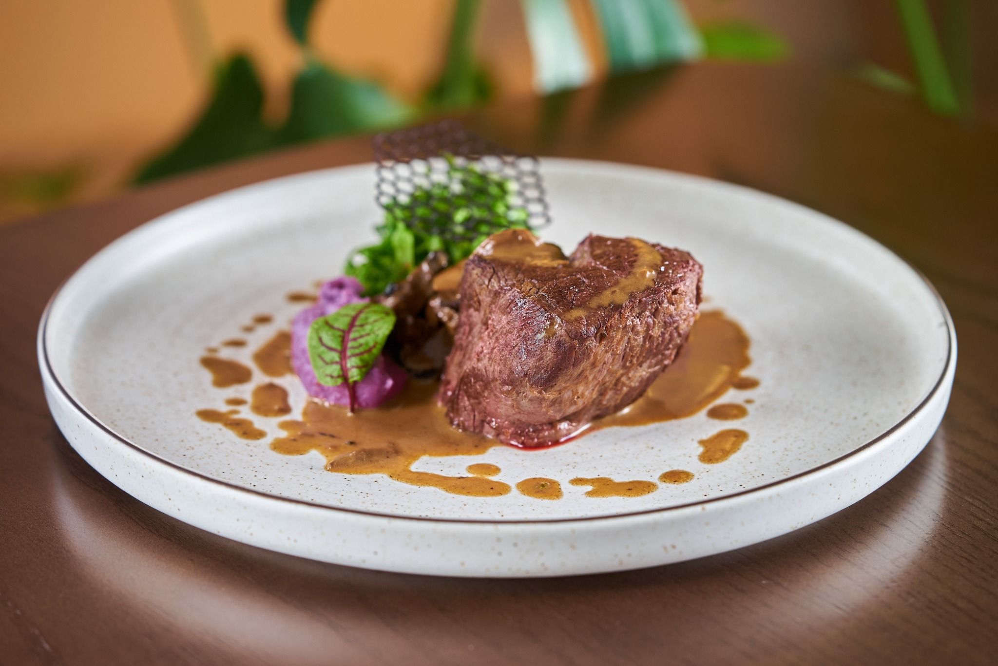  Bò phi lê Nướng Khoai Lang Nghiền Nấm Truffle & Sốt Nấm 